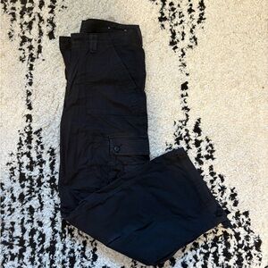 Women’s American Eagle Black Cargo Pants